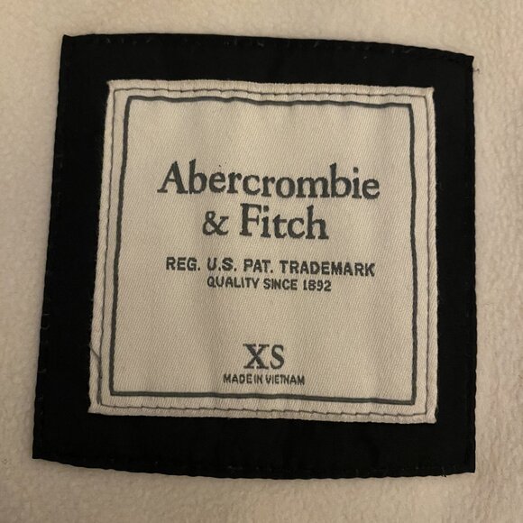 Abercrombie & Fitch Women's Quilted Jacket with Hood - Black - XS - Picture 4 of 6